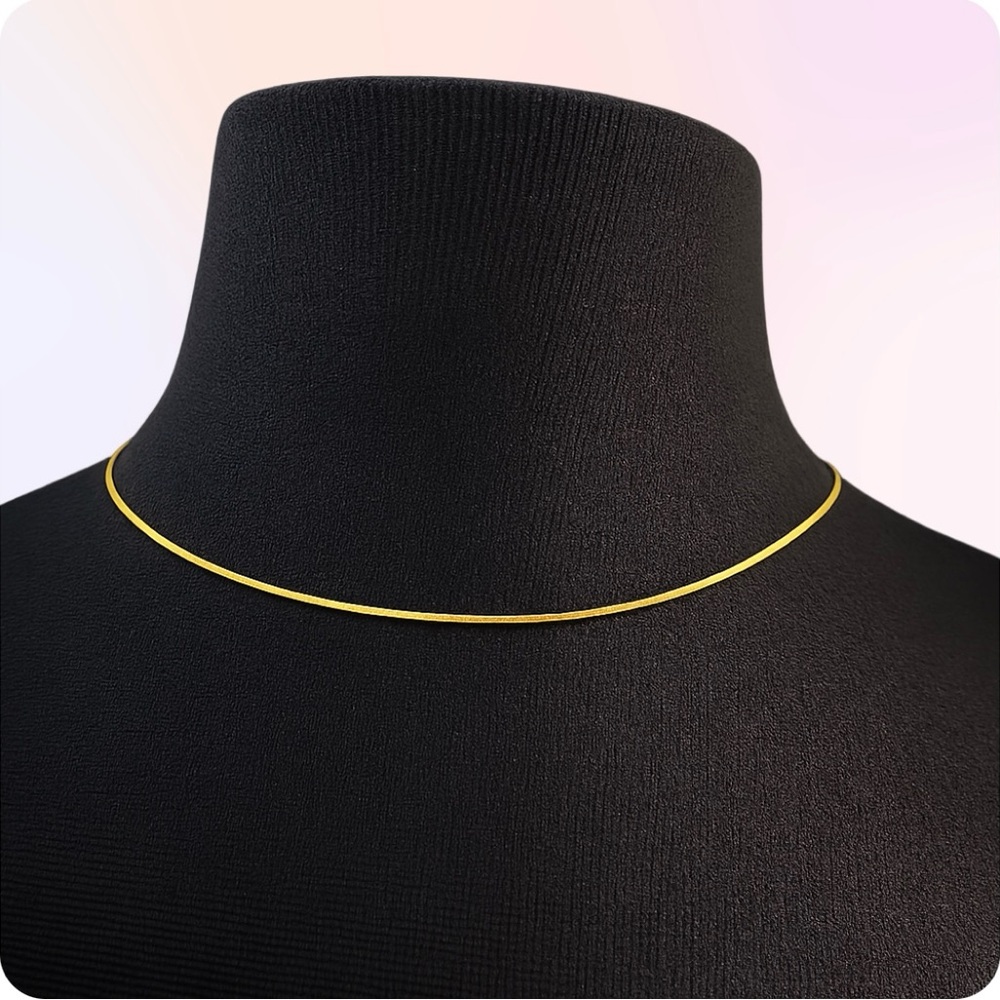 18” Gold Tone Necklace Vintage 90s Elegant Minimalist GUC